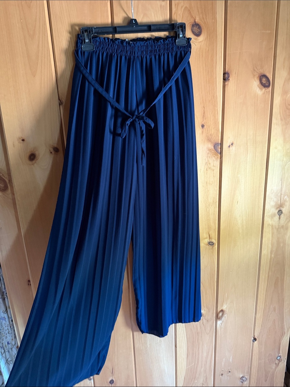 Pleated Wide-Leg Pants with Drawstring Waist in Navy